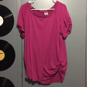 pink women’s shirt